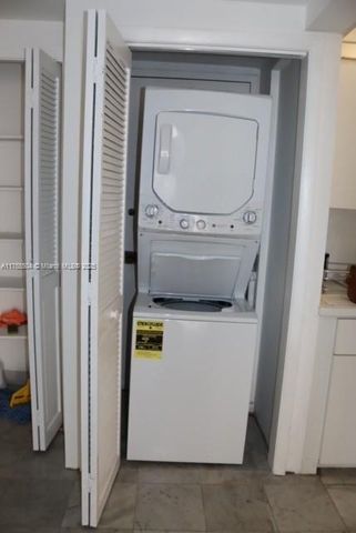 1800 NE 114th St 1108, Miami, FL 33181