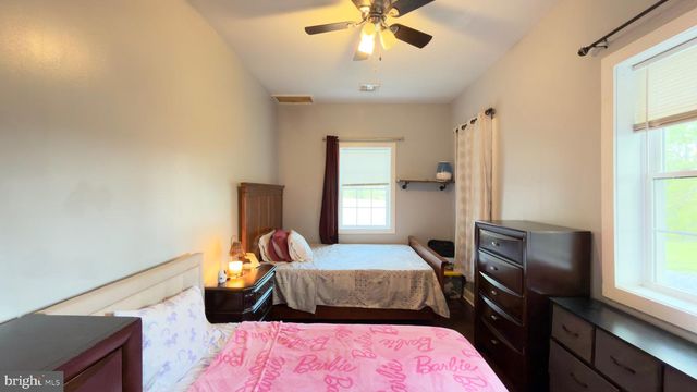 1752 SUMMIT POINT RD, Berryville, VA 22611