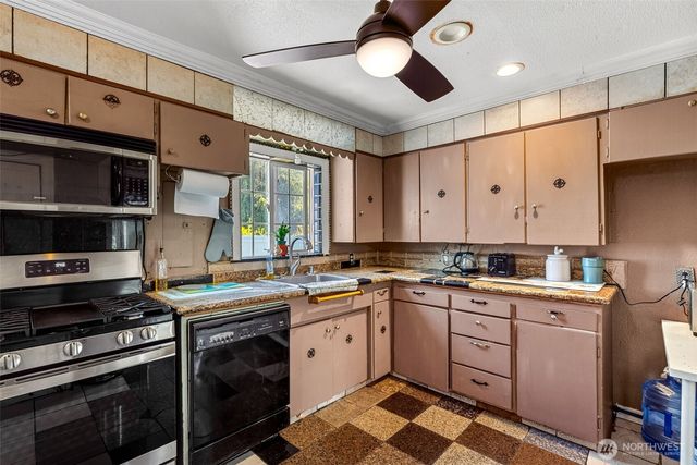 9344 52nd Avenue S, Seattle, WA 98118