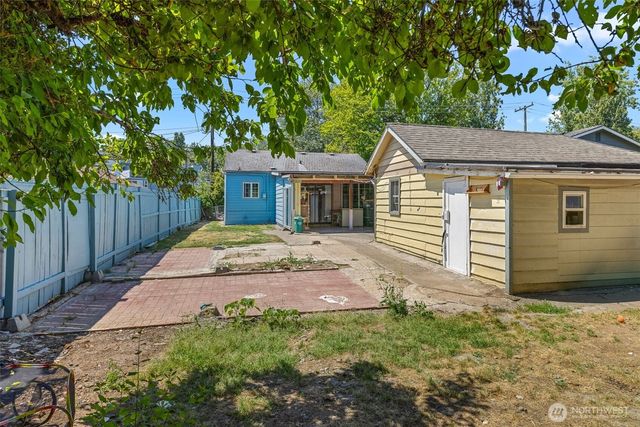 9344 52nd Avenue S, Seattle, WA 98118