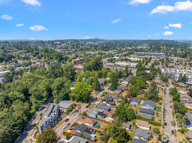 9344 52nd Avenue S, Seattle, WA 98118