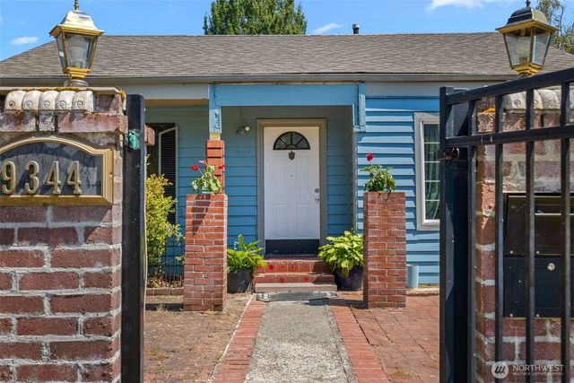 9344 52nd Avenue S, Seattle, WA 98118