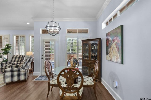 5608 Hollybrook Dr, Tyler, TX 75703