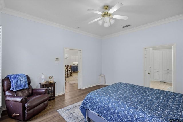 5608 Hollybrook Dr, Tyler, TX 75703