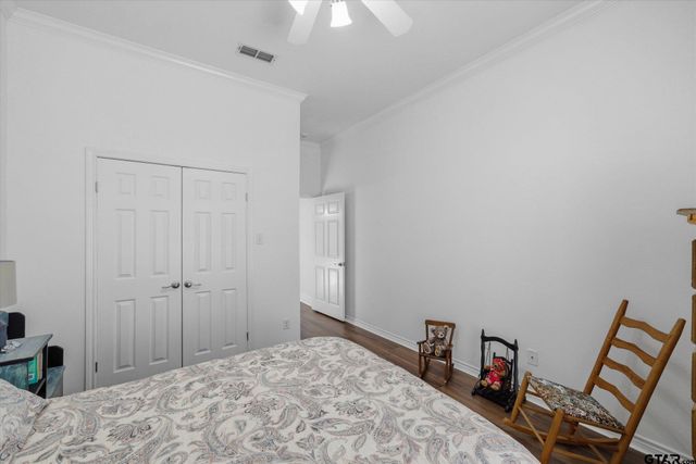 5608 Hollybrook Dr, Tyler, TX 75703