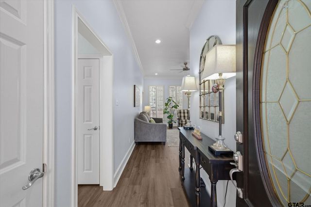 5608 Hollybrook Dr, Tyler, TX 75703