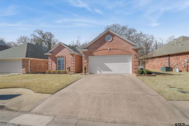 5608 Hollybrook Dr, Tyler, TX 75703