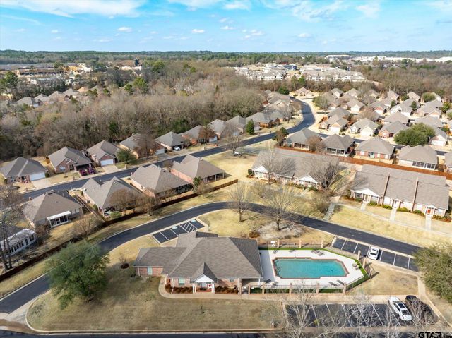 5608 Hollybrook Dr, Tyler, TX 75703