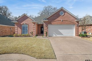 5608 Hollybrook Dr, Tyler, TX 75703