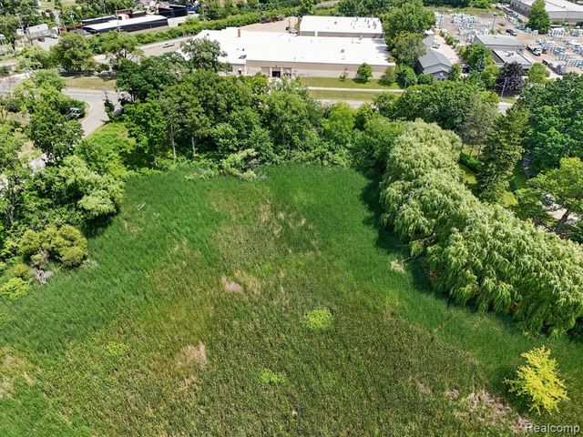 3039 Mccormick Drive, Waterford, MI 48328