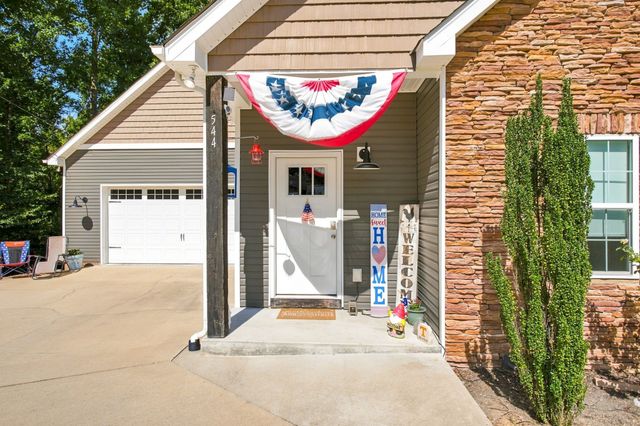 544 Aubrey Ln, Burns, TN 37029