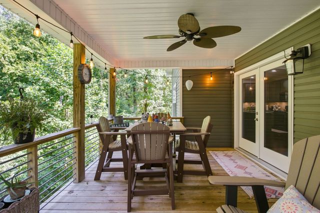 544 Aubrey Ln, Burns, TN 37029