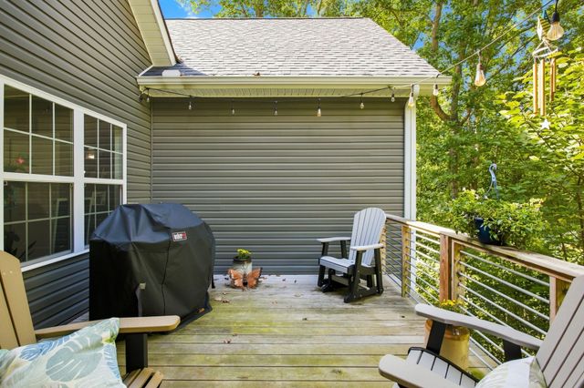 544 Aubrey Ln, Burns, TN 37029