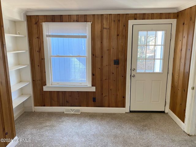 1306 N Respess Street, Washington, NC 27889