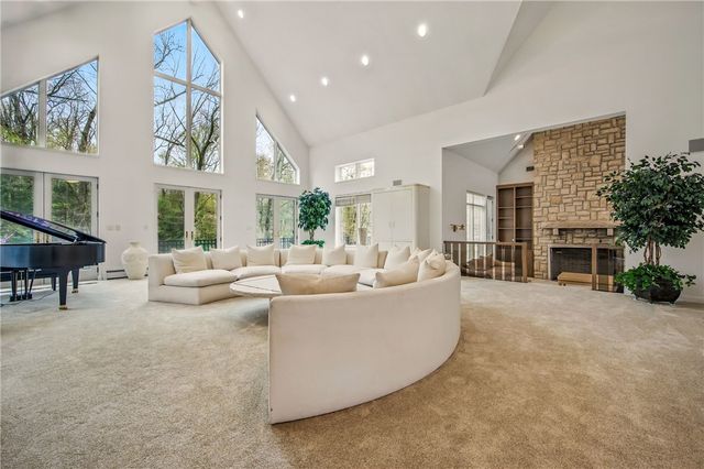 1700 Forker Blvd, Hermitage, PA 16148