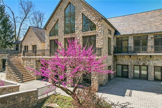 1700 Forker Blvd, Hermitage, PA 16148