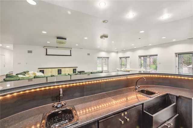 1700 Forker Blvd, Hermitage, PA 16148