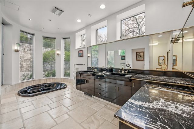 1700 Forker Blvd, Hermitage, PA 16148