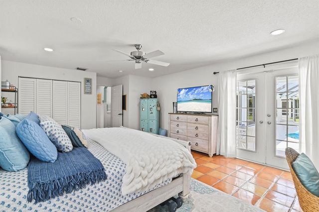 5637 Lago Del Sol Drive, Lake Worth, FL 33449