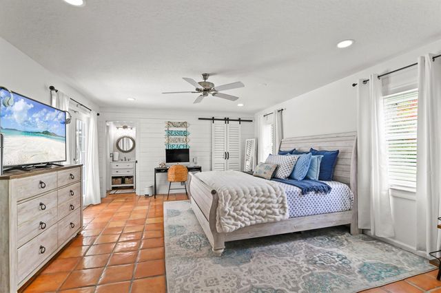 5637 Lago Del Sol Drive, Lake Worth, FL 33449