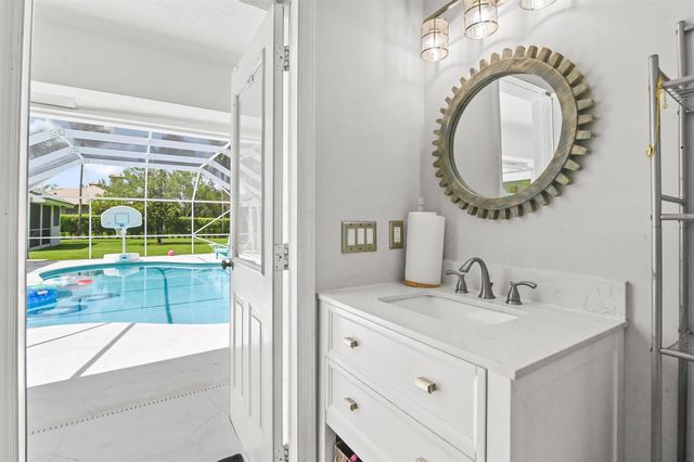5637 Lago Del Sol Drive, Lake Worth, FL 33449