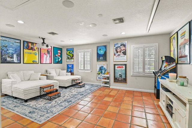 5637 Lago Del Sol Drive, Lake Worth, FL 33449