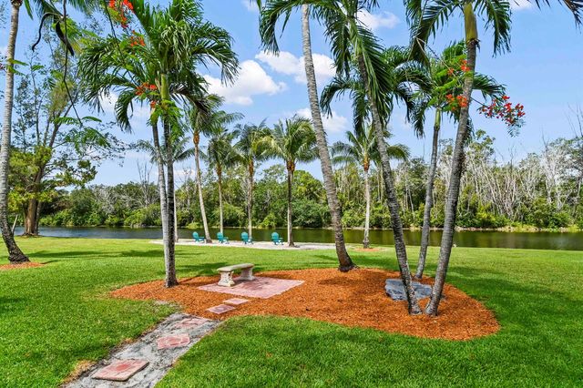5637 Lago Del Sol Drive, Lake Worth, FL 33449