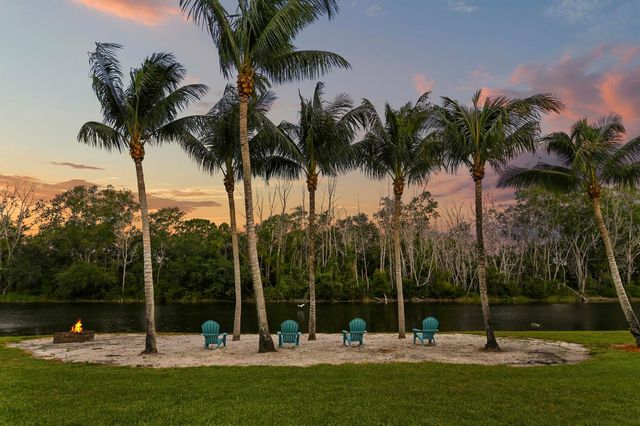 5637 Lago Del Sol Drive, Lake Worth, FL 33449