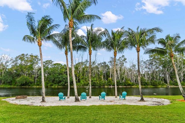 5637 Lago Del Sol Drive, Lake Worth, FL 33449