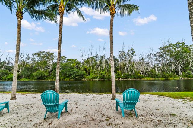 5637 Lago Del Sol Drive, Lake Worth, FL 33449