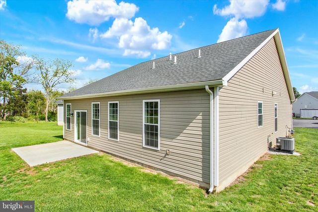24 FLICKER CT, Gettysburg, PA 17325