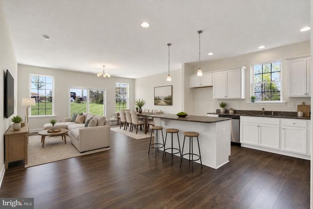 24 FLICKER CT, Gettysburg, PA 17325