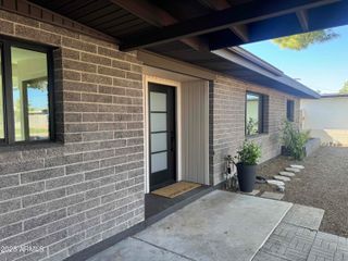 3749 E LAUREL Lane, Phoenix, AZ 85028