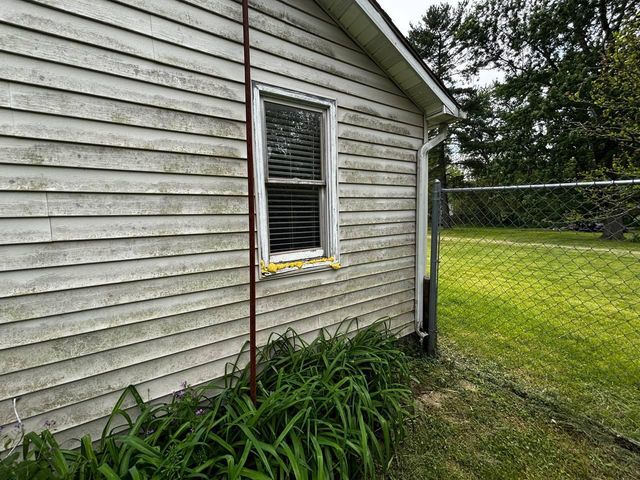 24 Mccurahan Street, Valparaiso, IN 46385
