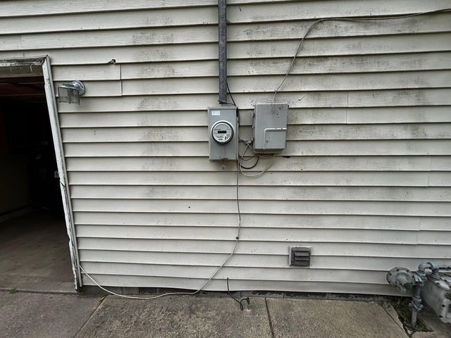 24 Mccurahan Street, Valparaiso, IN 46385