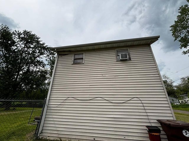 24 Mccurahan Street, Valparaiso, IN 46385