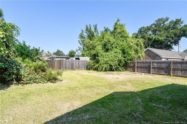 2404 Stanton Street, Lake Charles, LA 70601