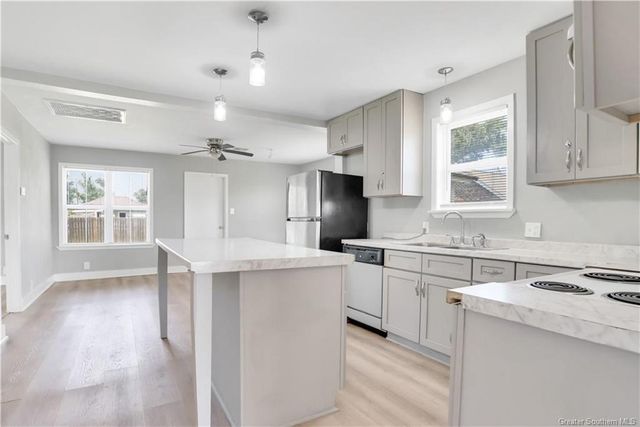 2404 Stanton Street, Lake Charles, LA 70601