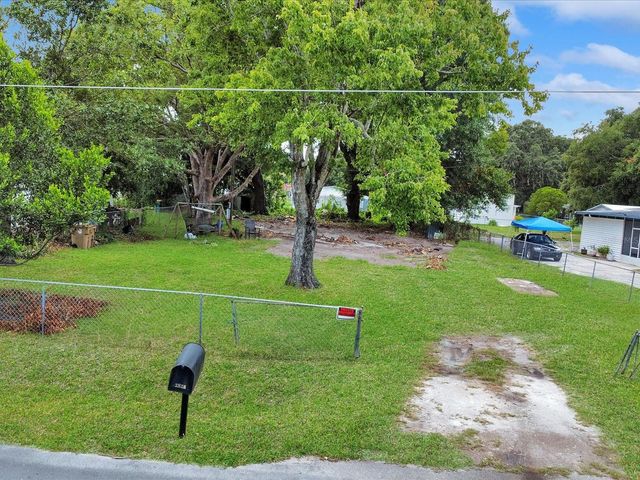 2824 BAY AVENUE, Kissimmee, FL 34744