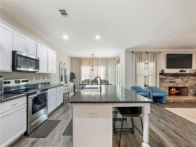 6357 Woodland Station Drive, Lula, GA 30554