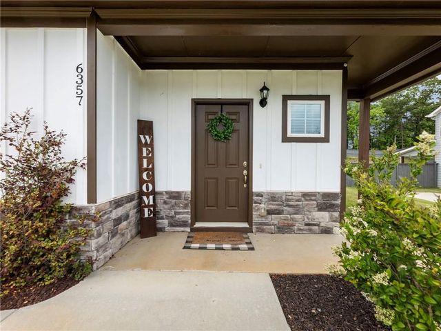 6357 Woodland Station Drive, Lula, GA 30554