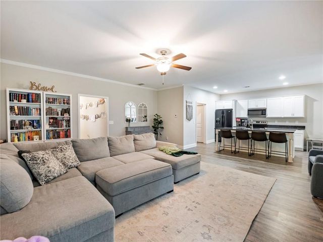 6357 Woodland Station Drive, Lula, GA 30554