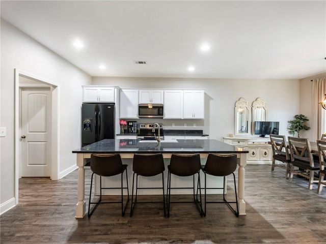6357 Woodland Station Drive, Lula, GA 30554