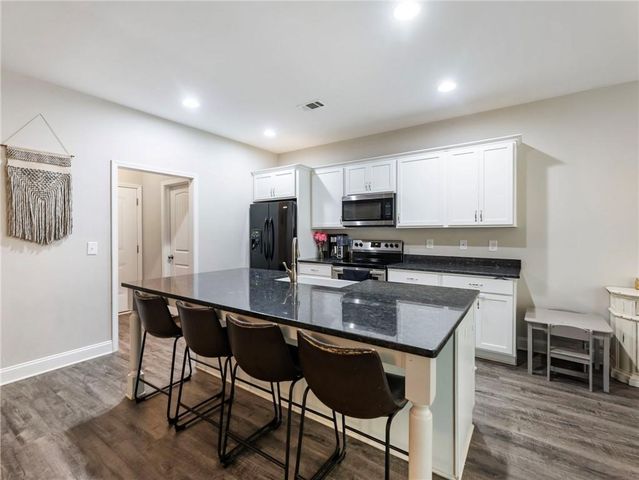 6357 Woodland Station Drive, Lula, GA 30554