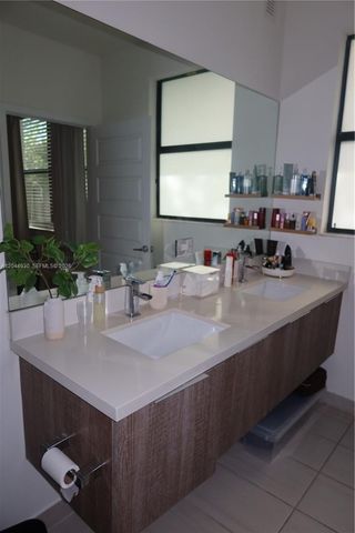 10467 NW 82nd Street 16, Doral, FL 33178