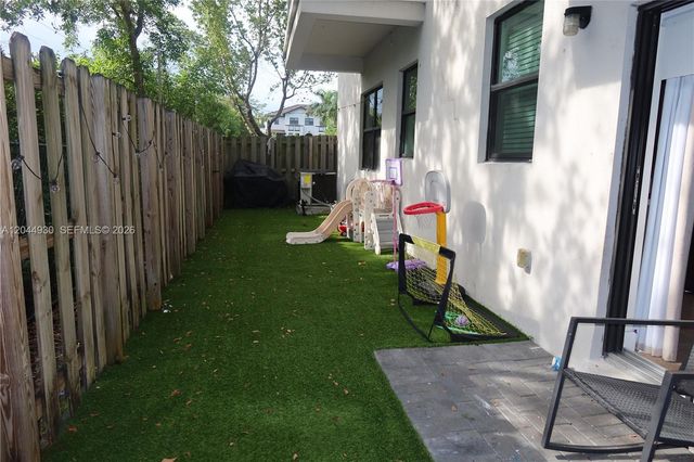 10467 NW 82nd Street 16, Doral, FL 33178