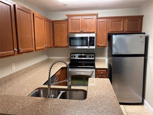 4005 CROCKERS LAKE BOULEVARD 24, Sarasota, FL 34238