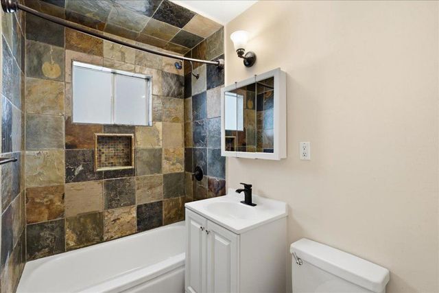 11719 Mayfield Avenue APT 1, Los Angeles, CA 90049