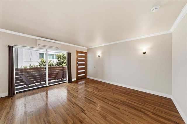 11719 Mayfield Avenue APT 1, Los Angeles, CA 90049