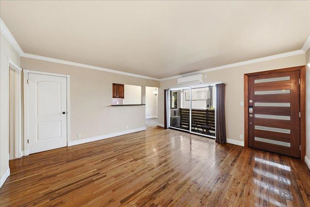 11719 Mayfield Avenue APT 1, Los Angeles, CA 90049